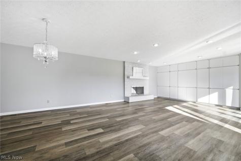 21600 Oak Bark Trail Strongsville OH 44149