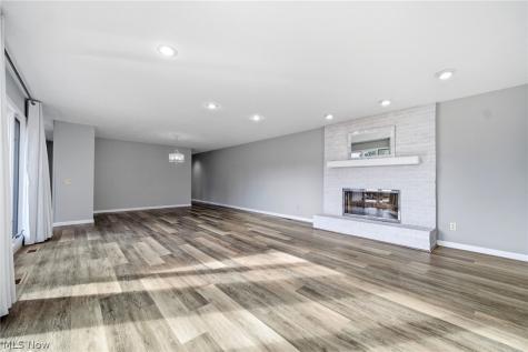 21600 Oak Bark Trail Strongsville OH 44149