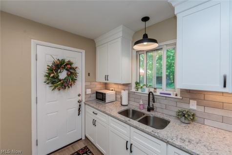 1421 Driftwood Lane Macedonia OH 44056