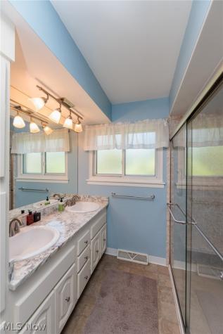 1421 Driftwood Lane Macedonia OH 44056