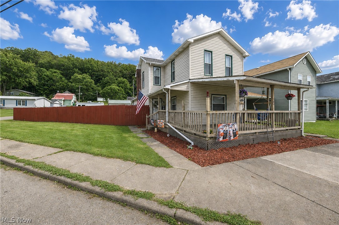 544 E High Street Uhrichsville OH 44683