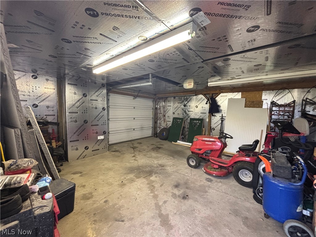 544 E High Street Uhrichsville OH 44683