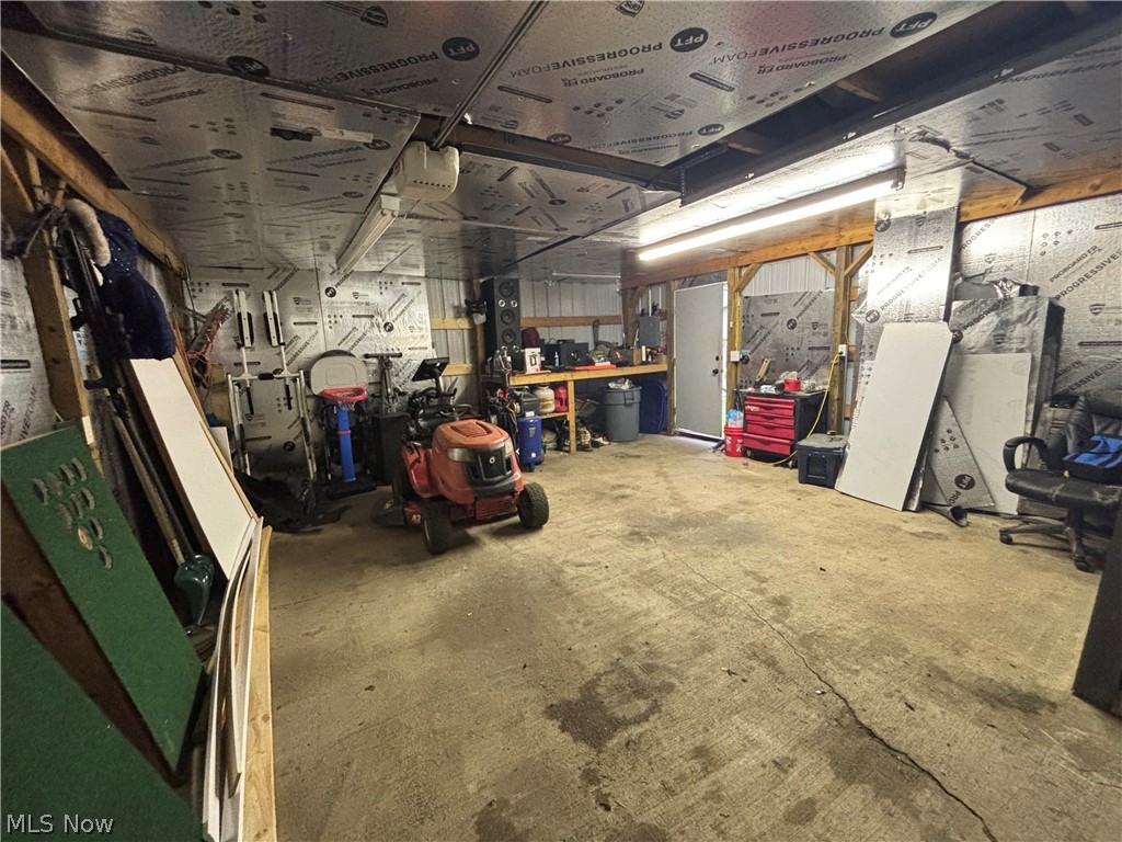 544 E High Street Uhrichsville OH 44683