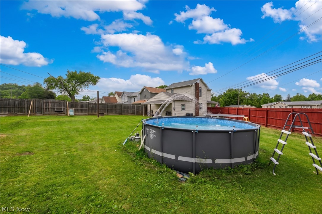 544 E High Street Uhrichsville OH 44683
