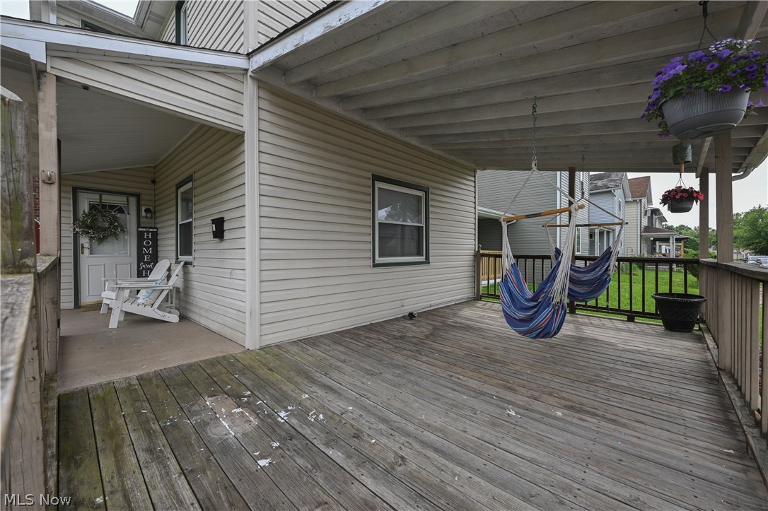 544 E High Street Uhrichsville OH 44683