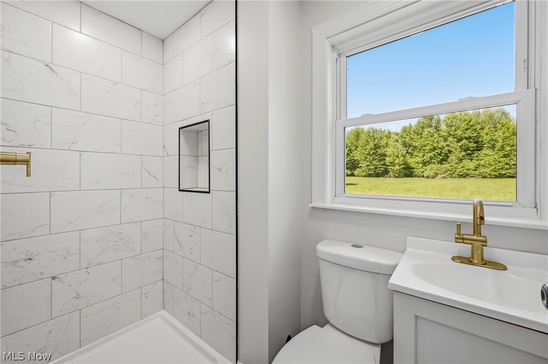 5423 Thompson Clark Road Bristolville OH 44402