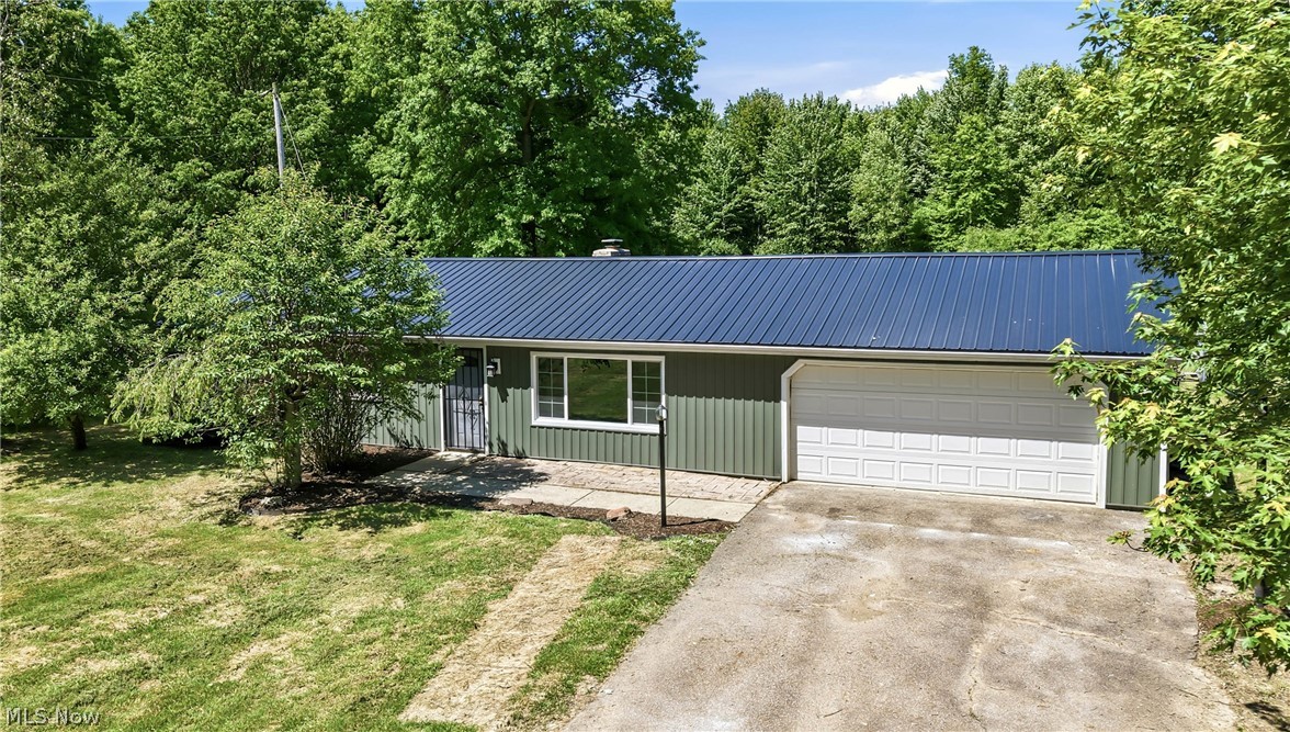 5423 Thompson Clark Road Bristolville OH 44402