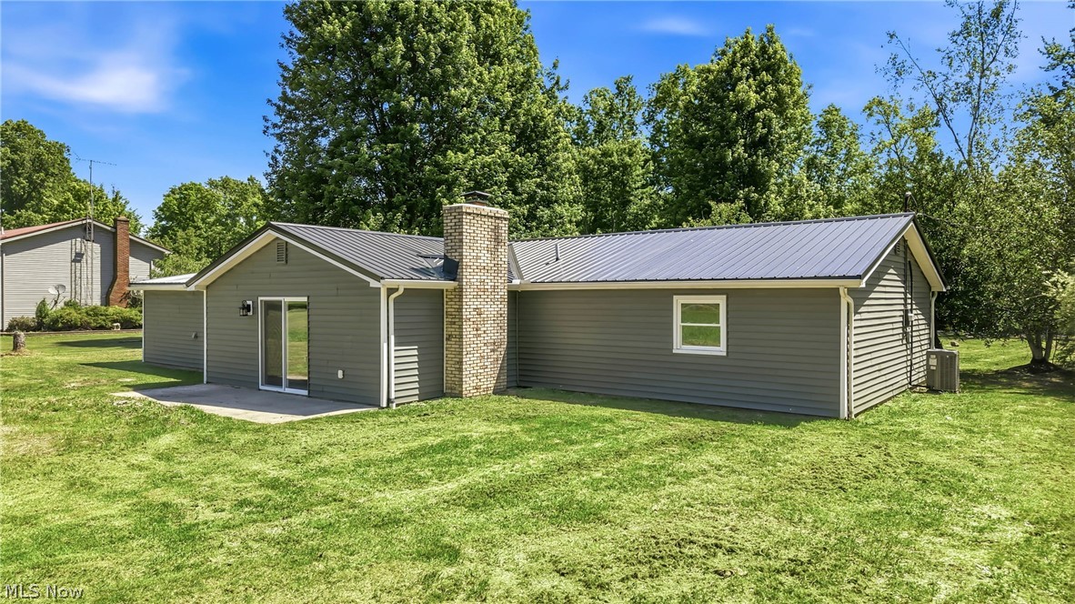 5423 Thompson Clark Road Bristolville OH 44402