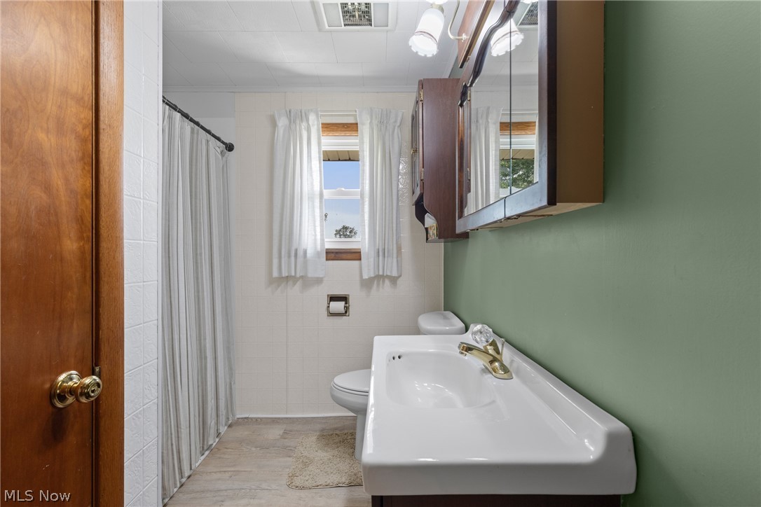 608 South Street Hopedale OH 43976