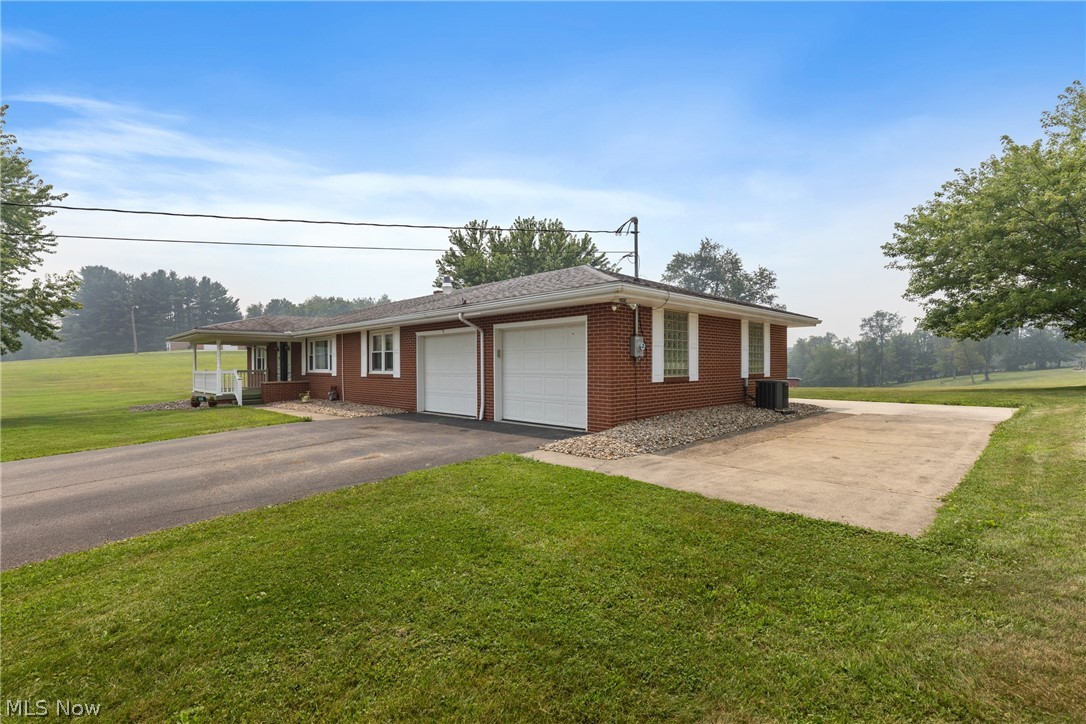 608 South Street Hopedale OH 43976