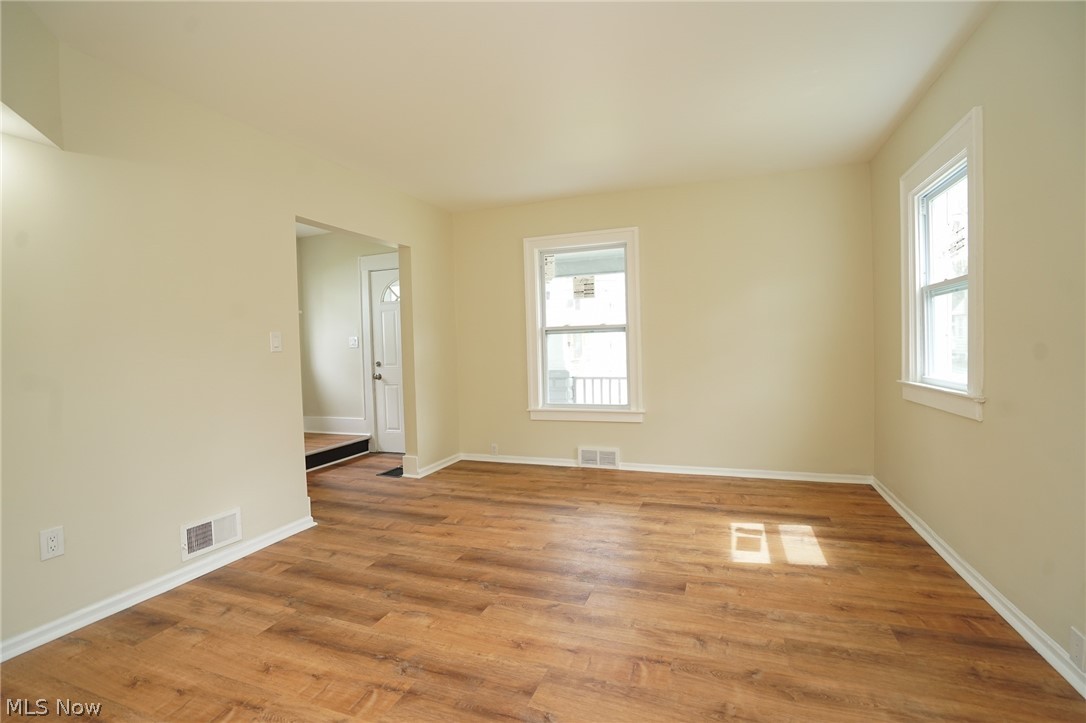 1069 Buena Vista Avenue NE Warren OH 44483