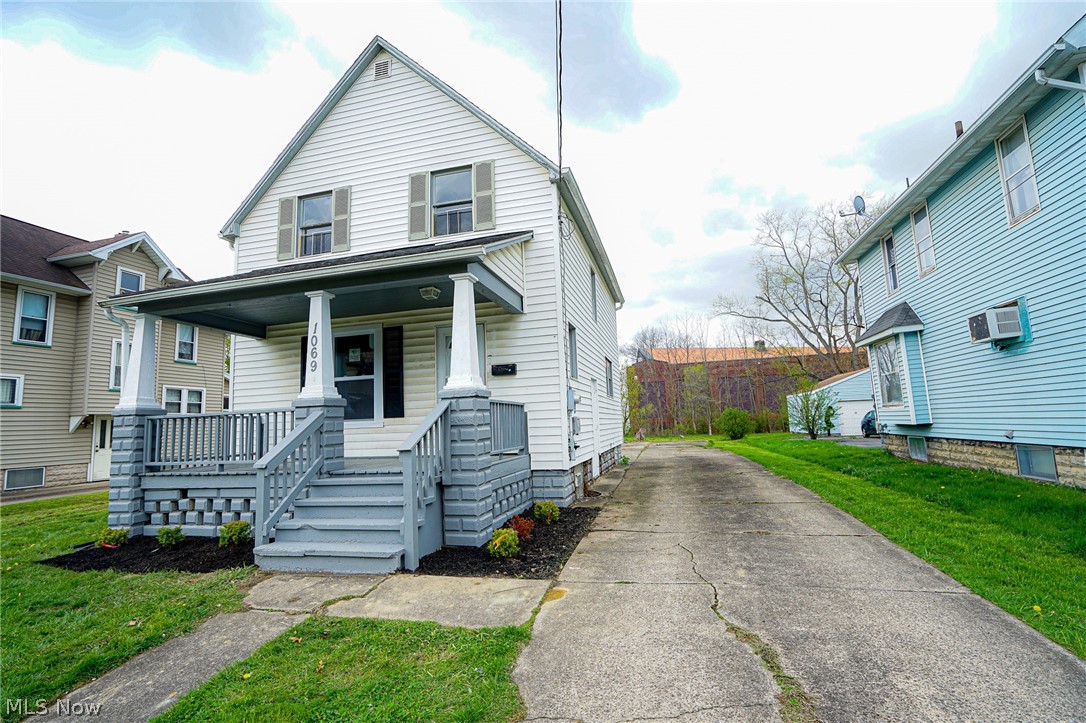 1069 Buena Vista Avenue NE Warren OH 44483