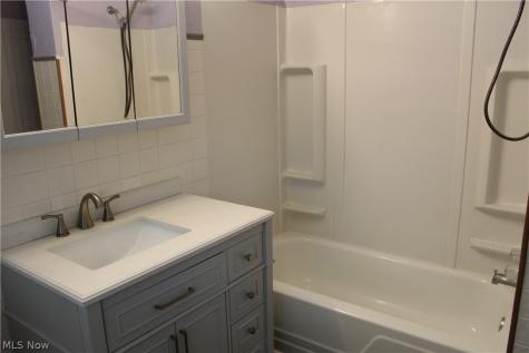 1031 Sackett Avenue Cuyahoga Falls OH 44221