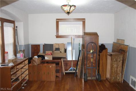 1031 Sackett Avenue Cuyahoga Falls OH 44221