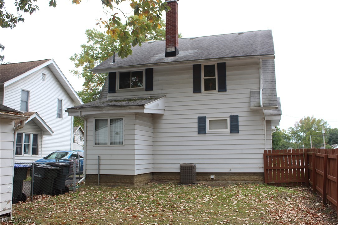 1031 Sackett Avenue Cuyahoga Falls OH 44221