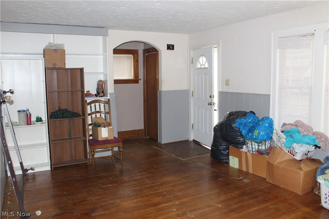 1031 Sackett Avenue Cuyahoga Falls OH 44221