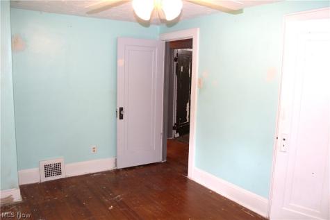 1031 Sackett Avenue Cuyahoga Falls OH 44221