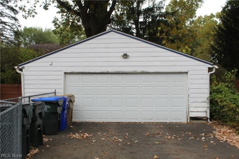 1031 Sackett Avenue Cuyahoga Falls OH 44221