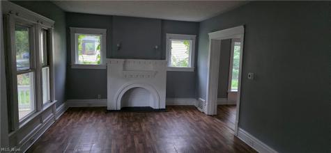 243 S Balch Street Akron OH 44302