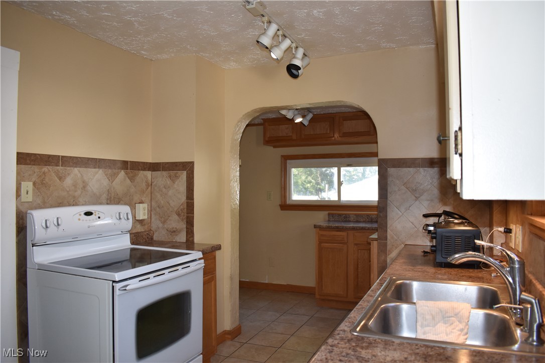 1241 Mcintosh Avenue Akron OH 44314