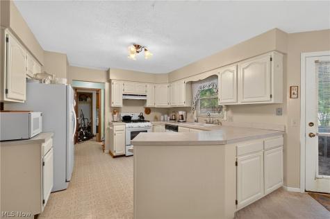 1667 Cadbury Street NW Massillon OH 44646