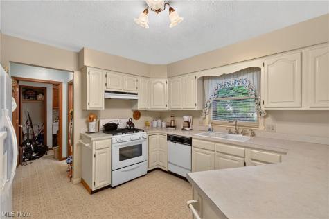 1667 Cadbury Street NW Massillon OH 44646