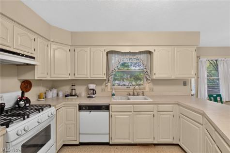 1667 Cadbury Street NW Massillon OH 44646