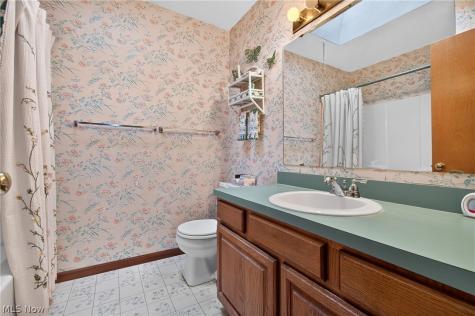 1667 Cadbury Street NW Massillon OH 44646