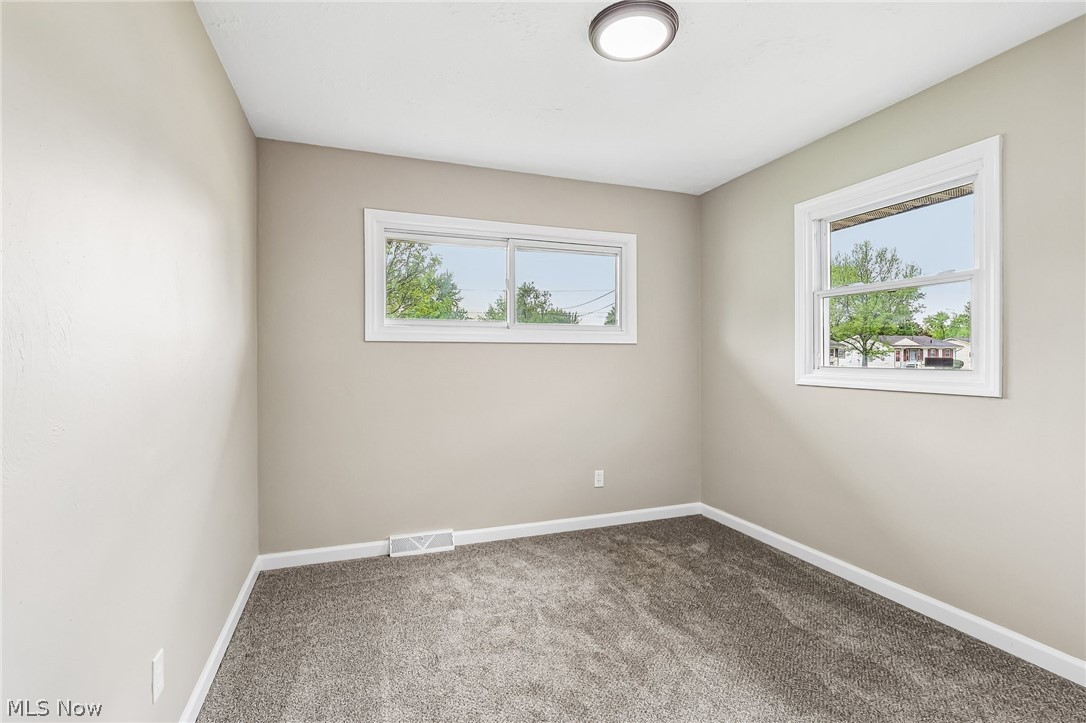 3138 Starlite Drive NW Warren OH 44485