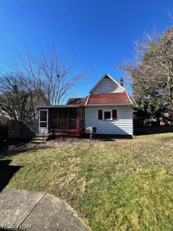 1636 Gibbs Avenue NE Canton OH 44705