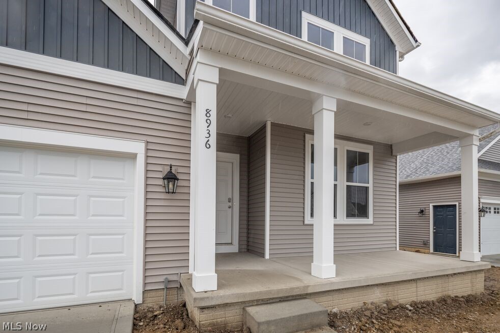 821 Colesbourne Circle Green OH 44685