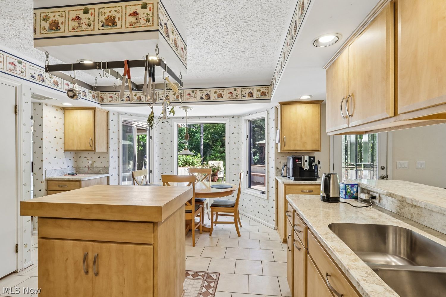 2121 Kingsborough Drive Painesville OH 44077