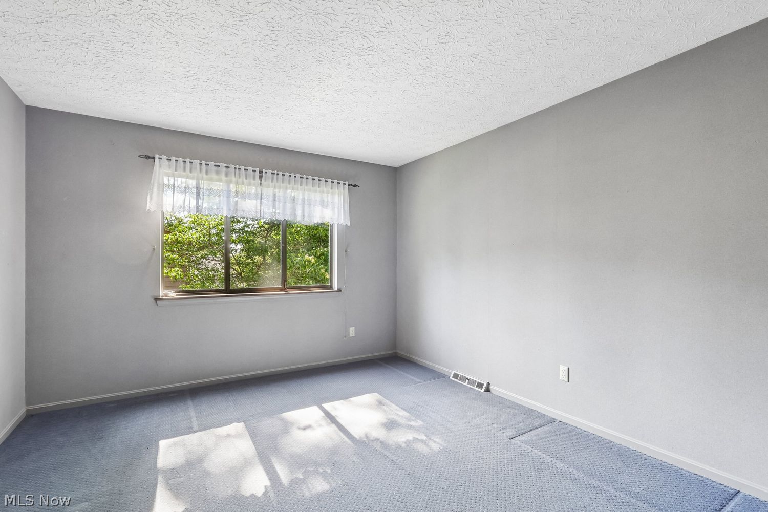 2121 Kingsborough Drive Painesville OH 44077