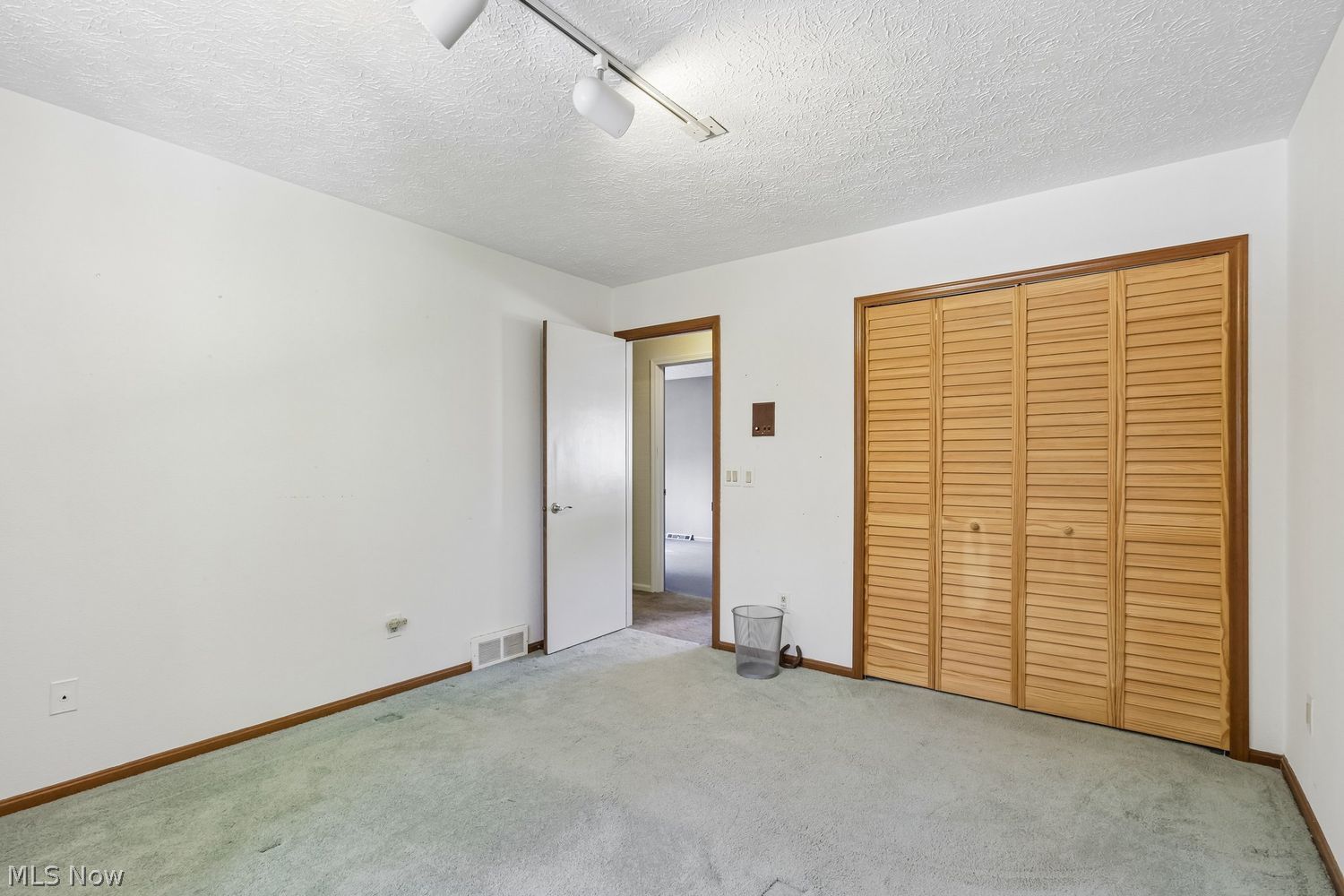 2121 Kingsborough Drive Painesville OH 44077