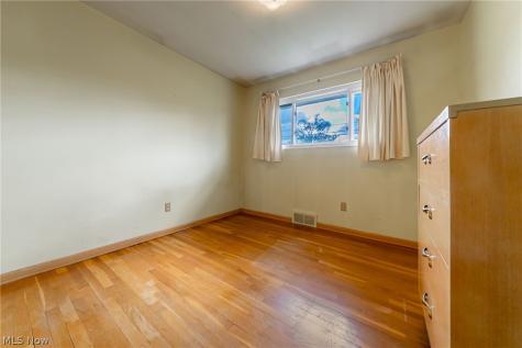5884 Michael Drive Brook Park OH 44142