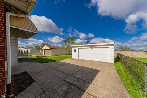 5884 Michael Drive Brook Park OH 44142