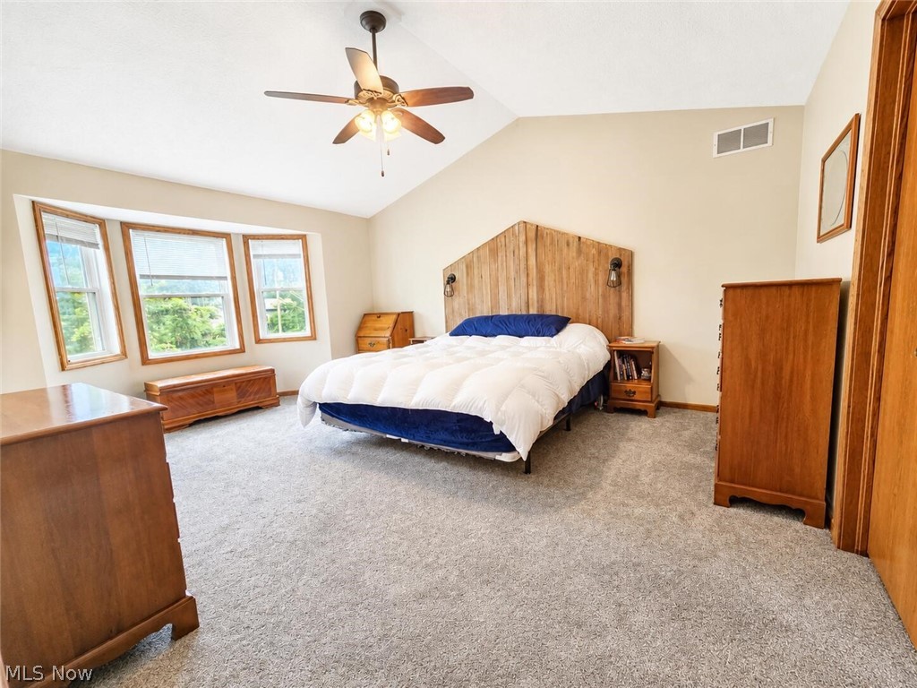 11227 William Penn Avenue NE Hartville OH 44632