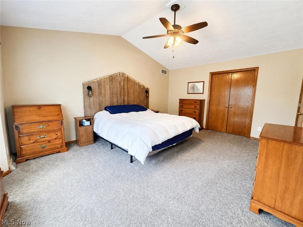 11227 William Penn Avenue NE Hartville OH 44632