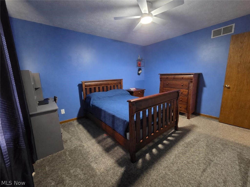 11227 William Penn Avenue NE Hartville OH 44632