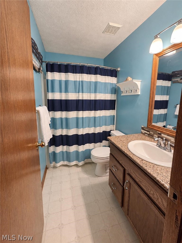 11227 William Penn Avenue NE Hartville OH 44632