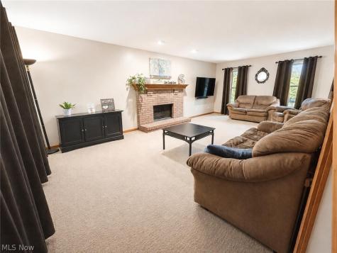 11227 William Penn Avenue NE Hartville OH 44632