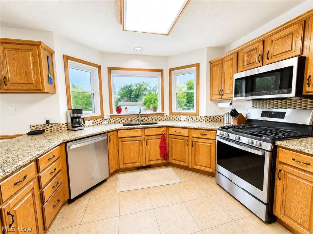 11227 William Penn Avenue NE Hartville OH 44632