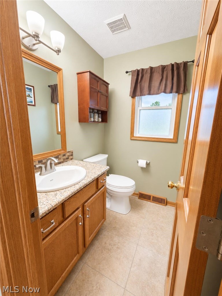 11227 William Penn Avenue NE Hartville OH 44632