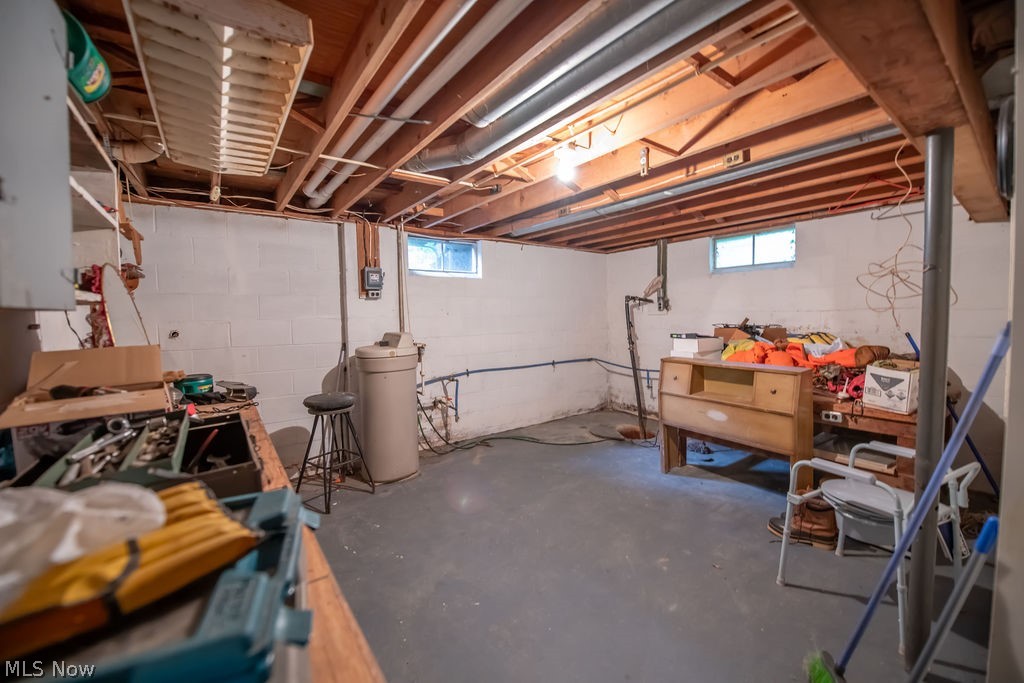 1182 Washington Street SW Sherrodsville OH 44675