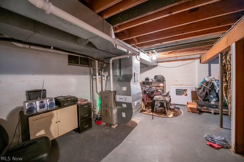 1182 Washington Street SW Sherrodsville OH 44675