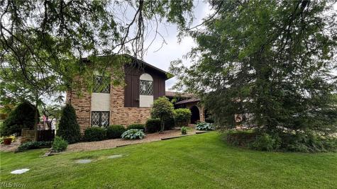 2648 Connecticut Court Uniontown OH 44685