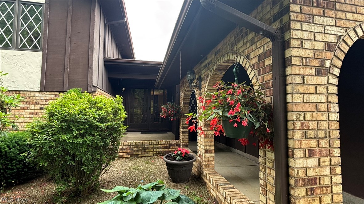 2648 Connecticut Court Uniontown OH 44685