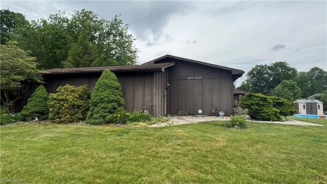 2648 Connecticut Court Uniontown OH 44685