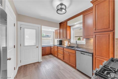 3566 Grosvenor Road Cleveland Heights OH 44118