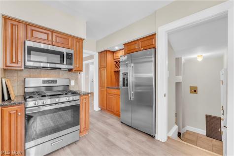 3566 Grosvenor Road Cleveland Heights OH 44118